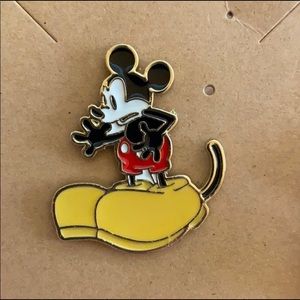 🐭 4 for $20 Bundle / Loungefly mickey pin